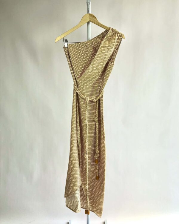 Vestido longo bege com detalhes bordado MISSINCLOF - P *nunca usado* - VENDIDO SISTEMA OTO