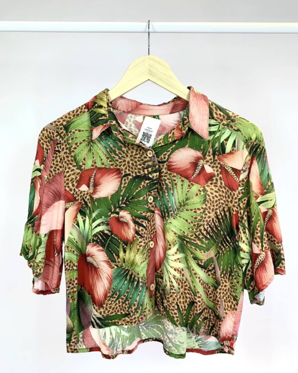 Camisa cropped estampada FARM - M - VENDIDO SISTEMA OTO