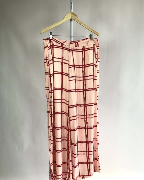 Calça rosa com detalhes rosa e vermelho L&CO - G - VENDIDO SISTEMA OTTO