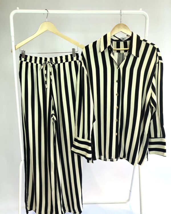 Conjnunto calça e camias listrado ALANIS - 42 - VENDIDO SIST OTO