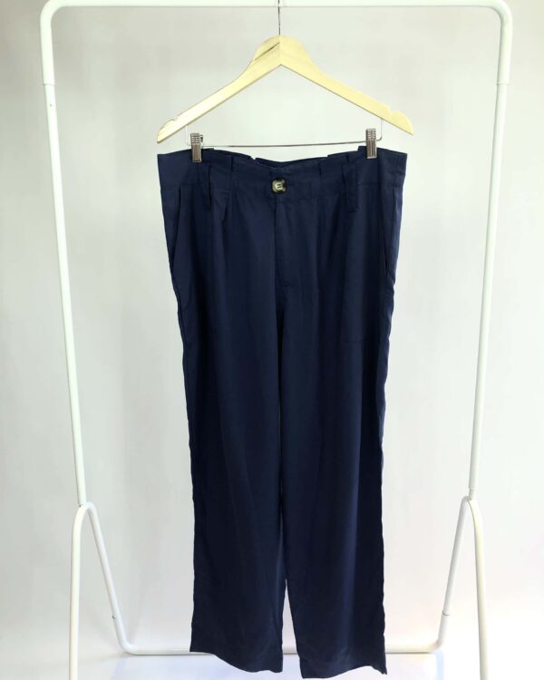 Calça azul ACQUA - G *nunca usada*- VENDIDO SISTEMA OTO