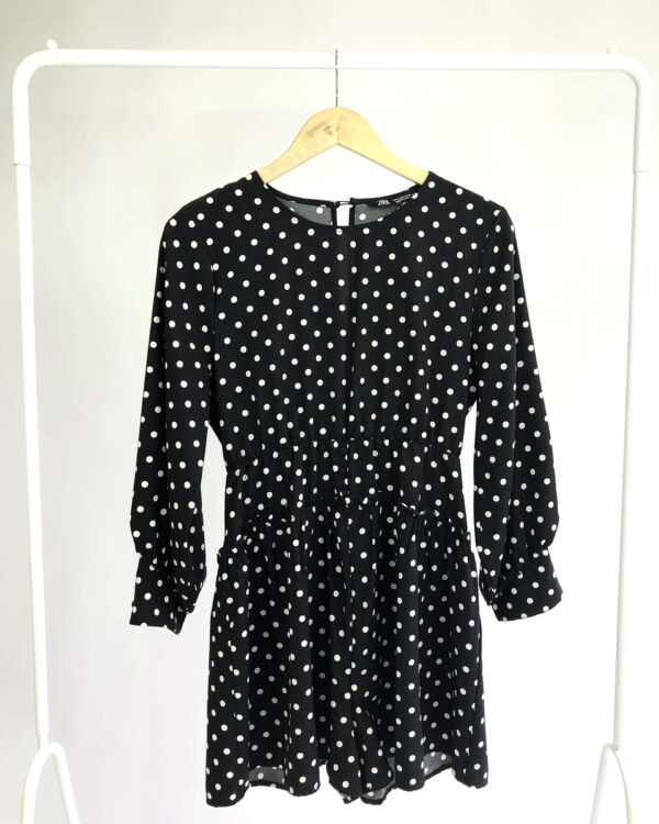 Macaquinho preto colinhas brancas ZARA - M - VENDIDO SISTEMA OTO