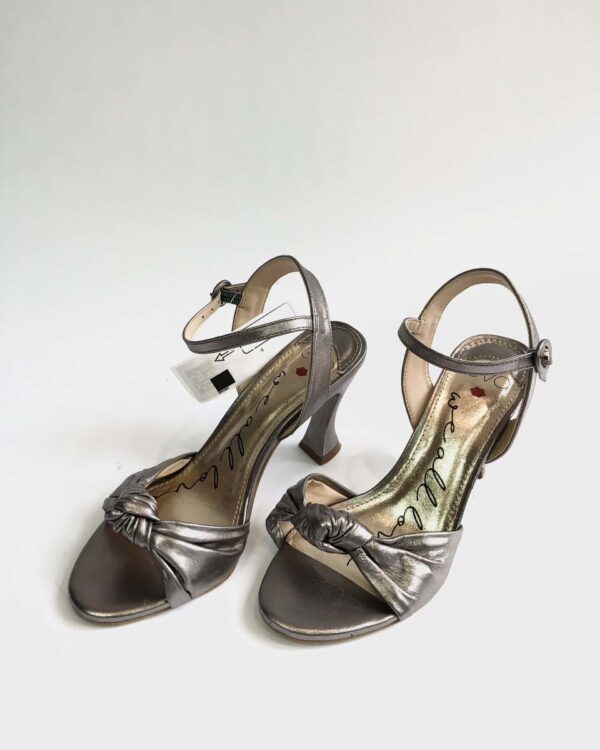 Sandália salto metalizada prata  EVA - 36 *nunca usada* - VENDIDO SISTEMA OTO