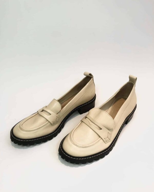 Mocassim bege SCHUTZ - 38 - VENDIDO SIST OTO