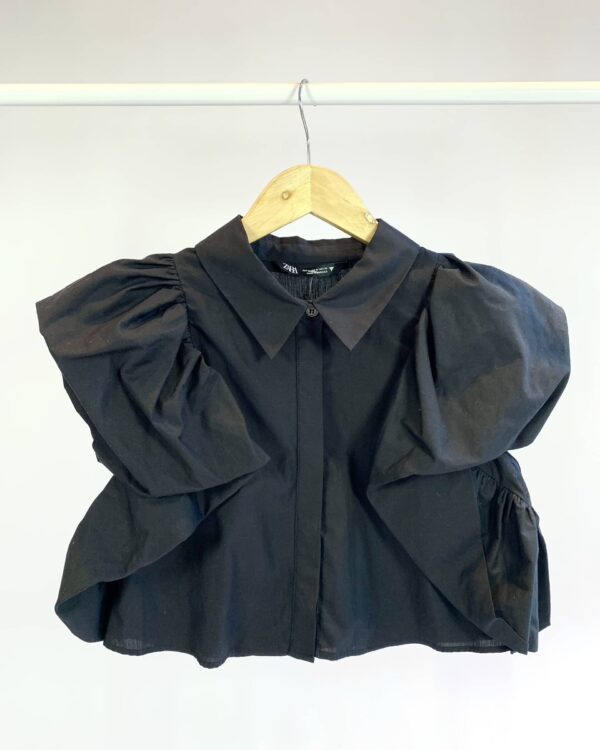 Cropped manga bufante preto ZARA - M