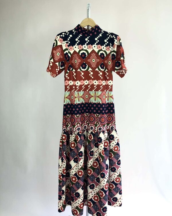 Vestido midi estamp com gola e ombreira ALLMOST VINTAGE - 36 - VENDIDO SISTEMA OTO