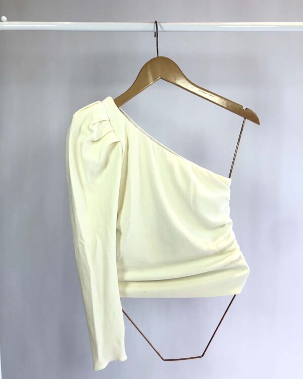 Blusa off white um ombro só CRIS BARROS - 36 *nunca usado*
