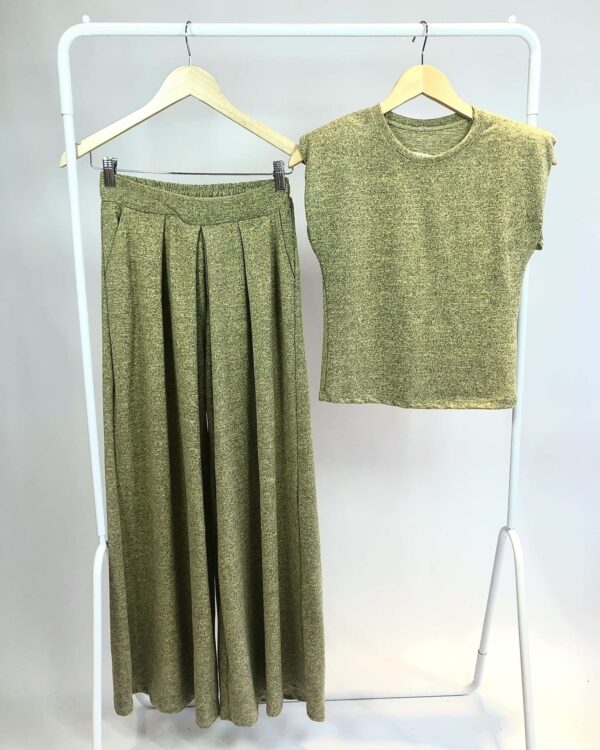 Conjunto verde calça e blusa - P - VENDIDO SIST OTO