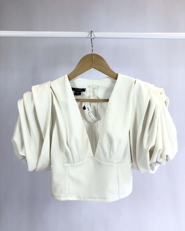 Cropped off white crepe manga bufante LITT - 36