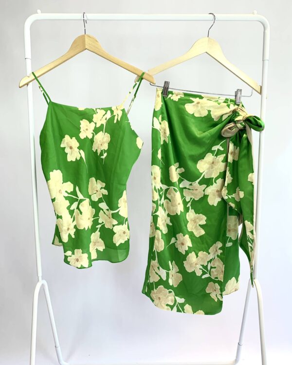 Conjunto verde regata e saia transpassada C. CLUB! - 36 - VENDIDO SISTEMA OTO