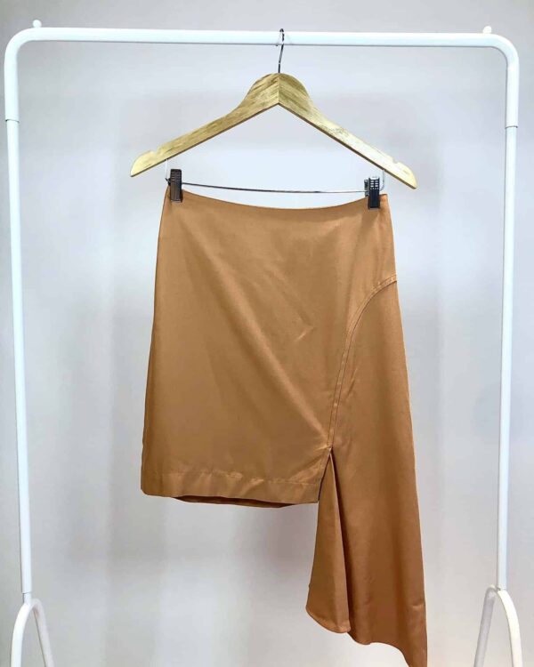 Saia laranja com calda na frente MARIA FILO - P *nunca usado* - VENDIDO SISTEMA OTO