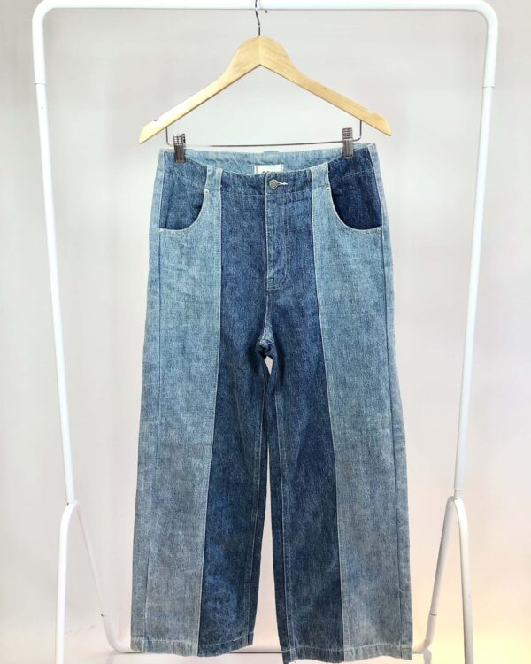 Calça jeans com detalhe claro e escuro BDG URBAN OUTFITS - P - VENDIDO SIST OTO