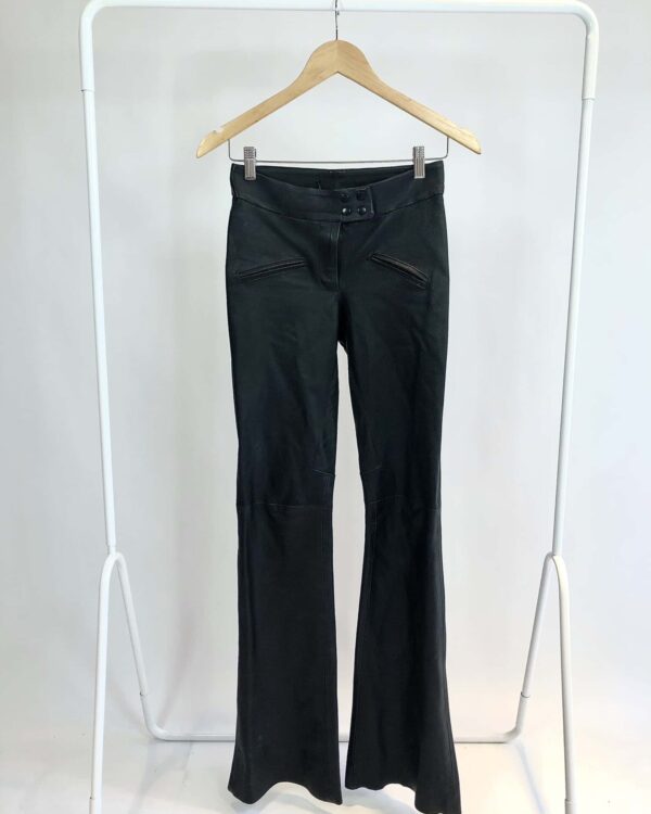 Calça couro preta flare - 36 - VENDIDO SISTEMA OTO