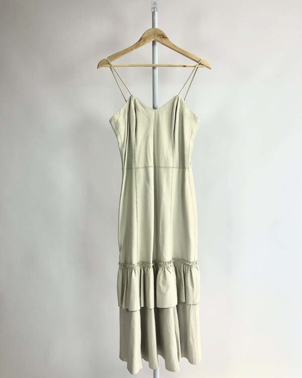 Vestido couro off DANI BERNARDES - P *nunca usado* - VENDIDO SISTEMA OTO