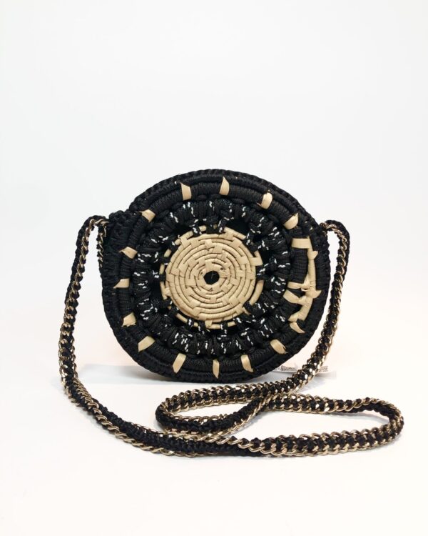 Bolsa redonda preta e branca CATARINA MINA