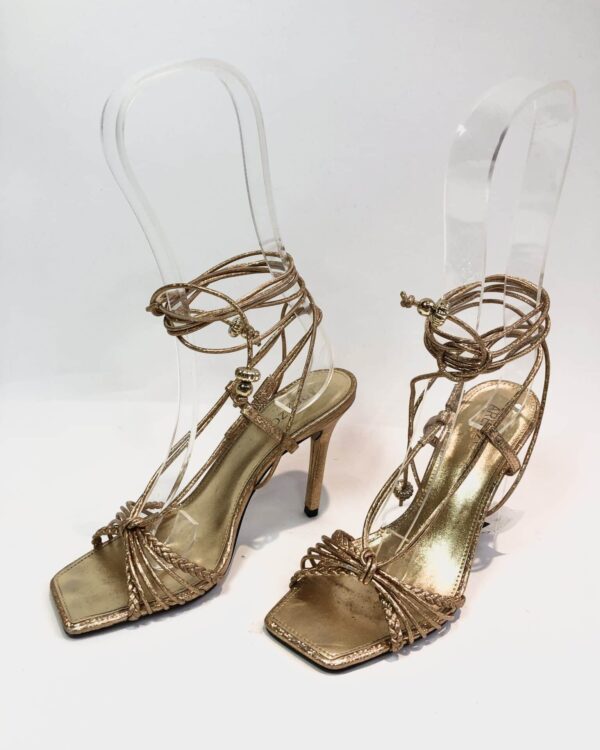 Sandalia dourada com furtacor AREZZO - 37 - VENDIDO SISTEMA OTO