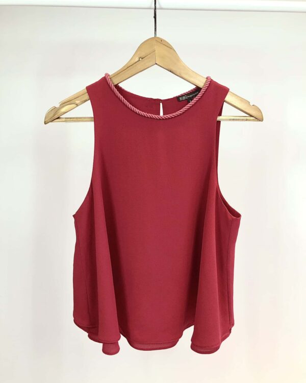 BLusa crepe sem alça vermelha BOBO - P - VENDIDO SISTEMA OTO