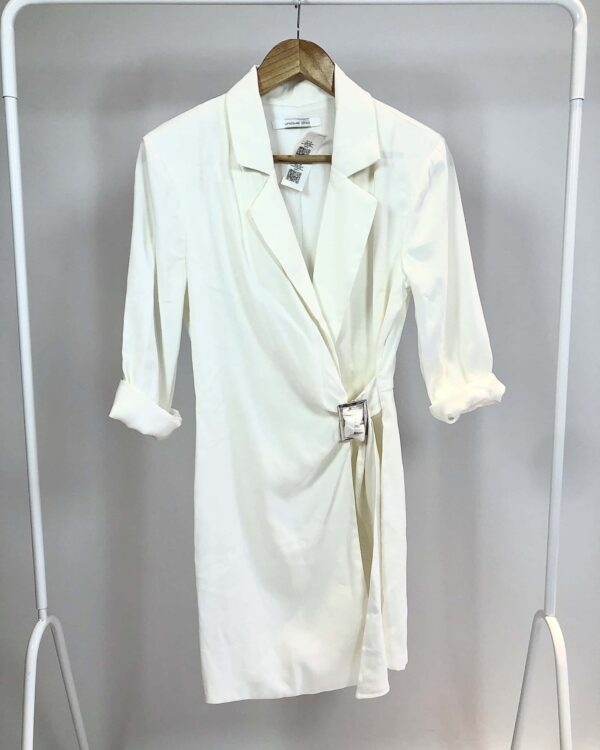 Macaquinho branco com detalhe UNIQUE CHIC - M - VENDIDO SIST OTO