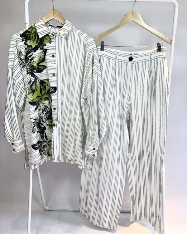 Conjunto calça e blusa com listras e estamp SACADA - G - VENDIDO SISTEMA OTTO