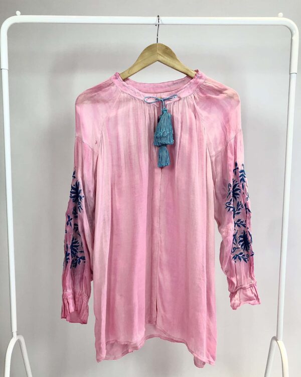 Bata algodão rosa com bordado azul SOHOOSTYLE - ÚNICO