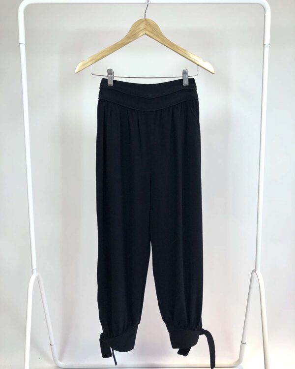 Calça preta NV - P - vendido sistema oto