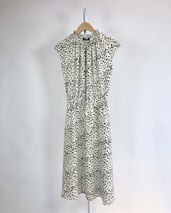 Vestido midi branco com estamp branca BANANA REPUBLIC - M *nunca usado* - VENDIDO SISTEMA OTO
