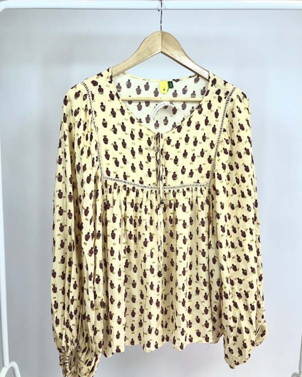 Blusa bege com estamp e fios de lurex FARM - M