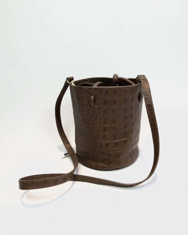 Bolsa bucket marrom MATRI