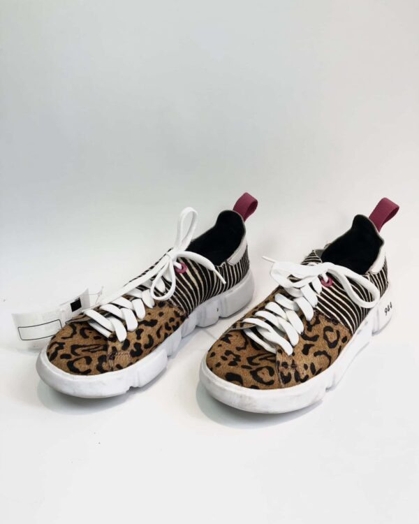 Tênis onça e zebra SCHUTZ - 38 - VENDIDO SIST OTO