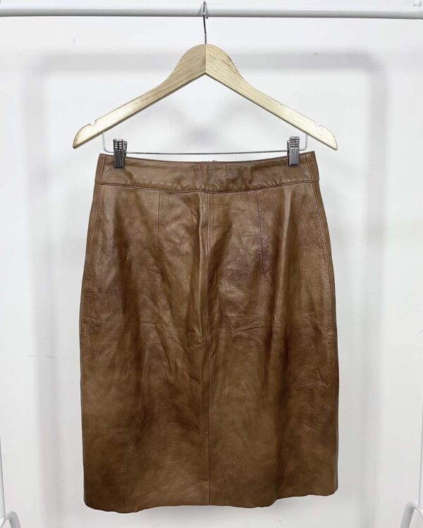 Saia couro lápis marrom ziper na frente CAROL ROSSATO - 38 *nunca usado*