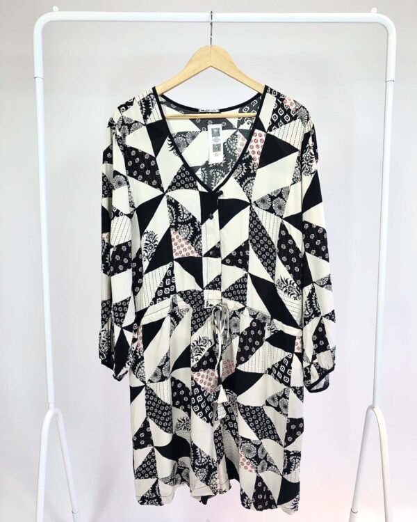 Macaquinho estampado preto e off CANTAO - GG