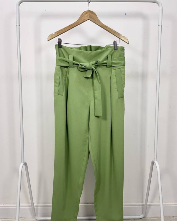 Calça verde com cinto LE LIS BLANC - M - VENDIDO SIST OTO