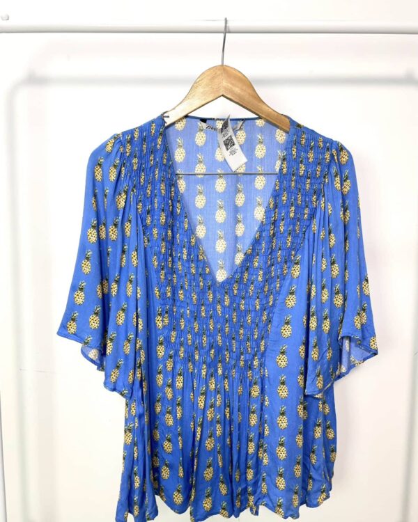 Bata azul com estampa com abacaxi ZARA - GG - VENDIDO SISTEMA OTO