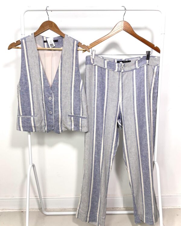 Conjunto azul listrado linho colete e calça MARIA FILÓ - G