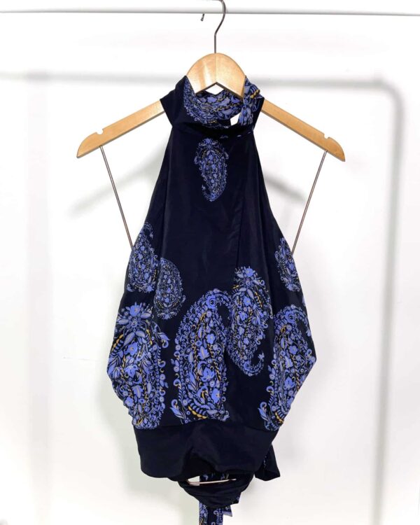 Blusa preta estampa floral azul gola ANIMALE - 40(vendido sistema otto)