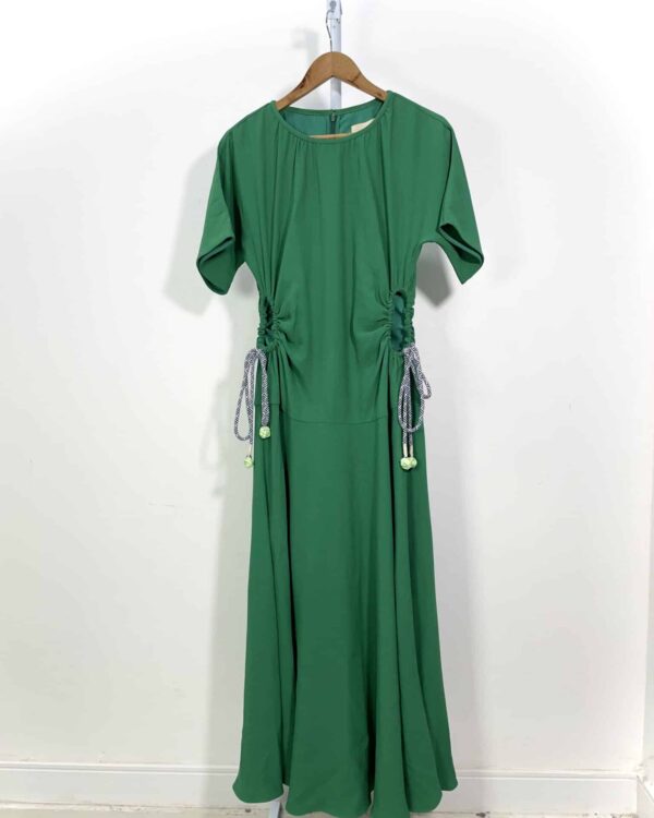 Vestido midi verde detalhe na cintura CRIS BARROS - 38 - VENDIDO SISTEMA OTO