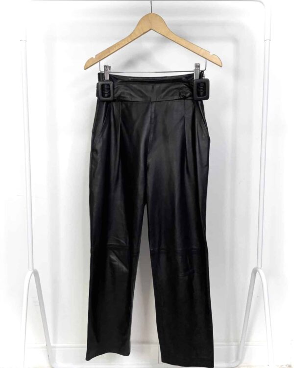 Calça couro preta detalhe fivelas na cintura MIXED - 34 - VENDIDO SIST OTO