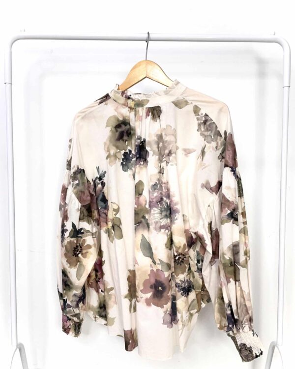 Blusa off white com estamp flor SOUQ - único - VENDIDO SISTEMA OTO