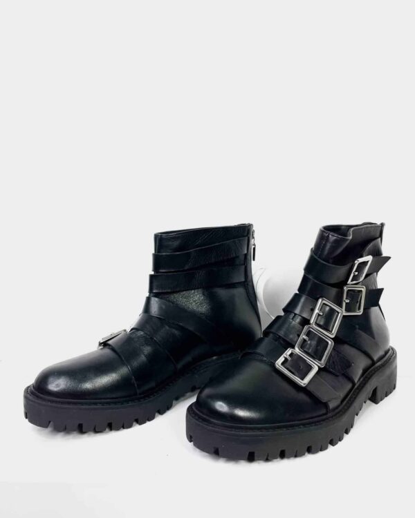 Boto de cano baixo com detalhes prata SCHUTZ - 36(vendido sistema otto)