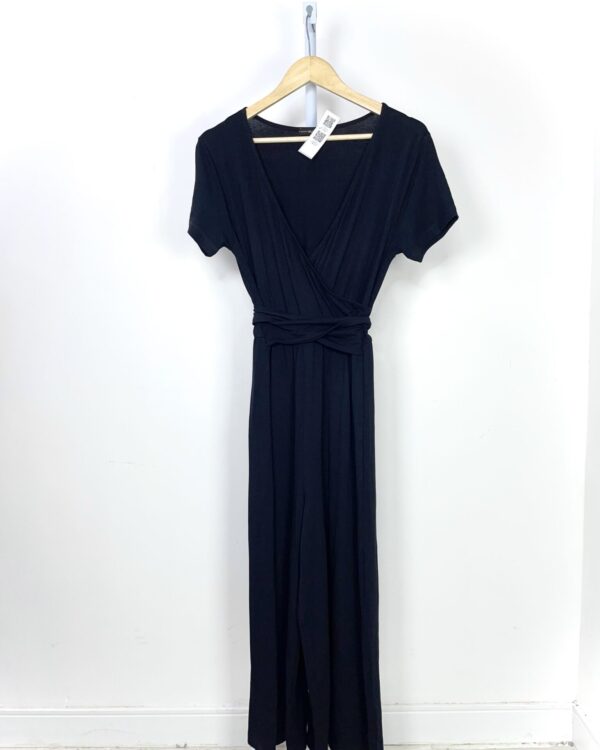 Macacão preto decote SACADA - M - VENDIDO SISTEMA OTO