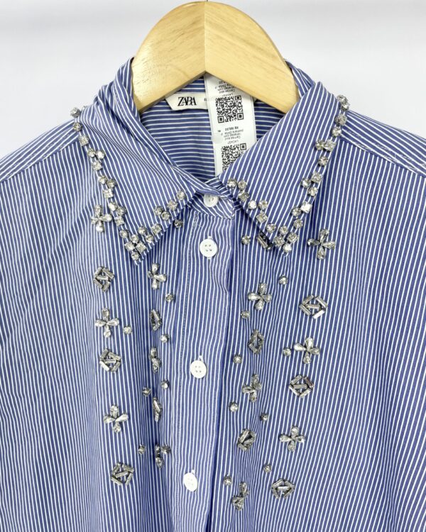 Camisa algodao azul listradad com pedraria ZARA- P