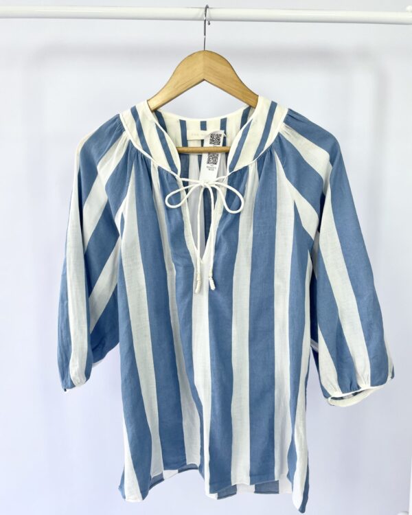 Bata azul e branco CRIS BARROS - 40 - VENDIDO SISTEMA OTO