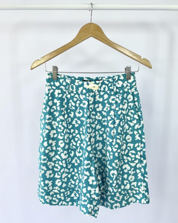 Bermuda linho azul estampa onça MARIA FILÓ - PP