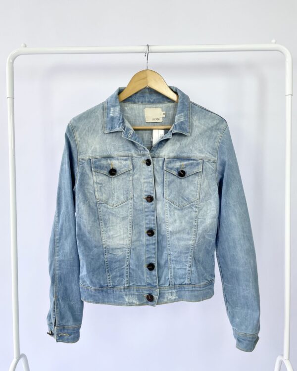 Jaqueta jeans lavagem clara SACADA - 36 - VENDIDO SISTEMA OTO