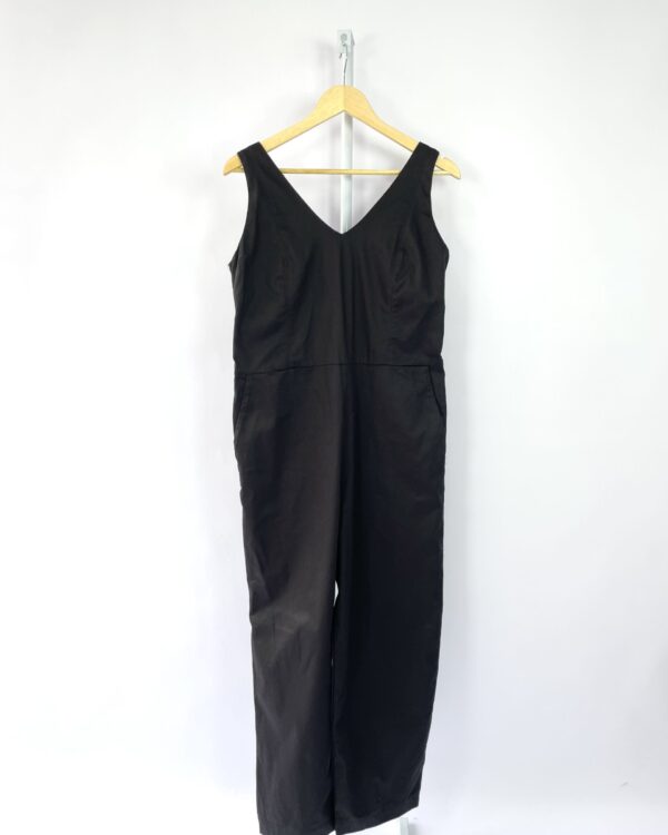 Macacão preto longo SACADA - 44 - VENDIDO SISTEMA OTO