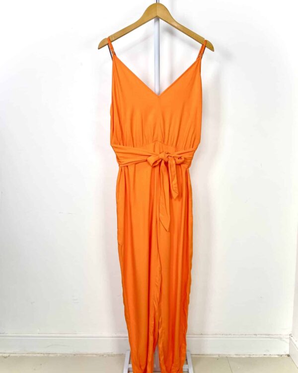 Macacão laranja alça fina FÓRUM - M VENDIDO SISTEMA OTO