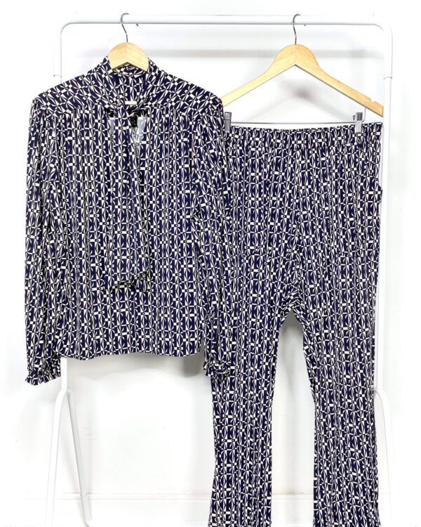 Conjunto calça e blusa de malha com estamp FIT - 44 - VENDIDO SISTEMA OTO