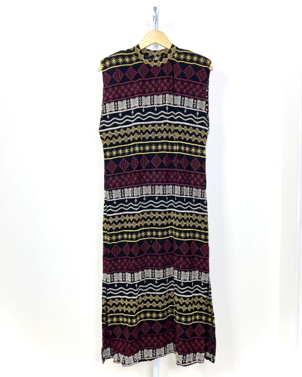 Vestido midi preto com bordado rosa e amarelo MIXED - 34 *nunca usado* - VENDIDO SISTEMA OTTO