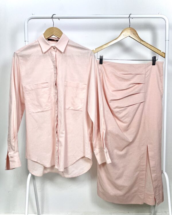 Conjunto camisa e saia lápis linho rosa ANIMALE - 40 - VENDIDO SISTEMA OTO