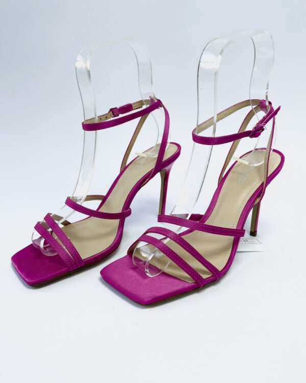 Sandália rosa salto fino AREZZO -  38 *nunca usado* - VENDIDO SISTEMA OTO